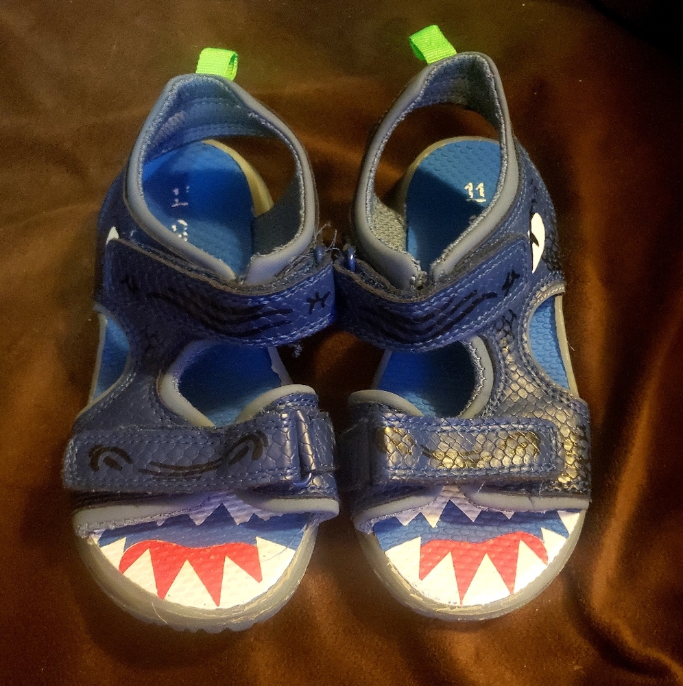 Carters boys sandals size 11